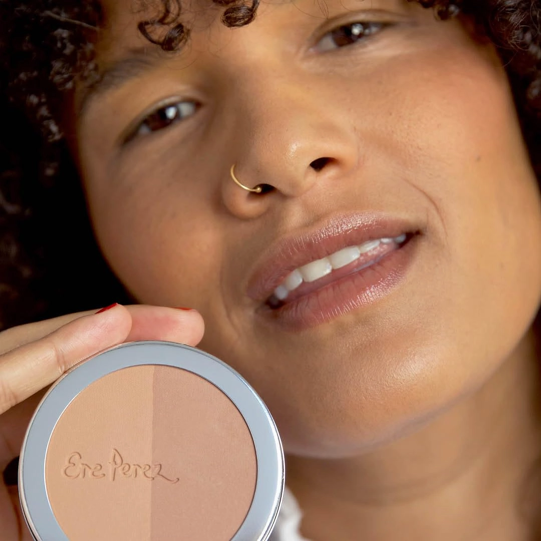 Ere Perez - Natural Rice Powder Blush   Bronzer Duo | Buildable, Breathable, Oil Absorbing, Medium Coverage | Vitamin E, Chamomile | Vegan, Cruelty-Free, Clean Beauty (Roma)