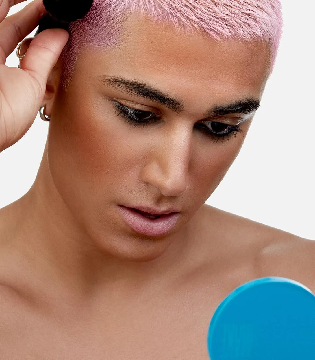 MAKE Beauty Skin Mimetic Microsuede Bronzer Powder - Matte Bronzing Powder Contour, Buildable Formula, Non Comedogenic, Long Lasting Color. Shade - Dune for Medium Neutral Skin