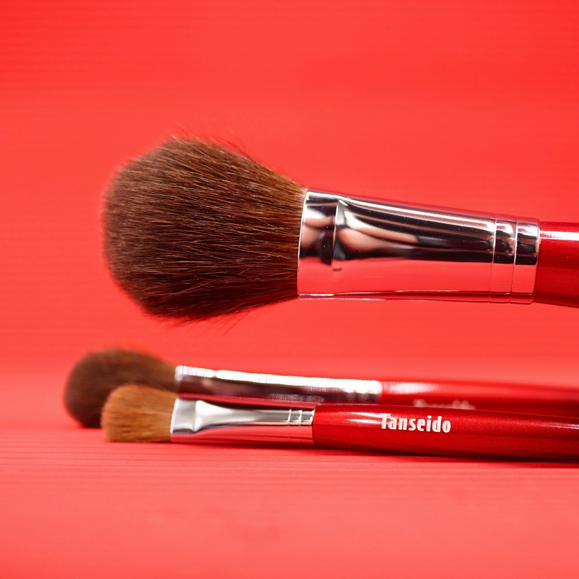 Tanseido AKA 赤 Series AQ20 Cheek Brush (Premium Collection)